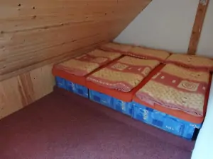 3-lůžková ložnice v podkroví